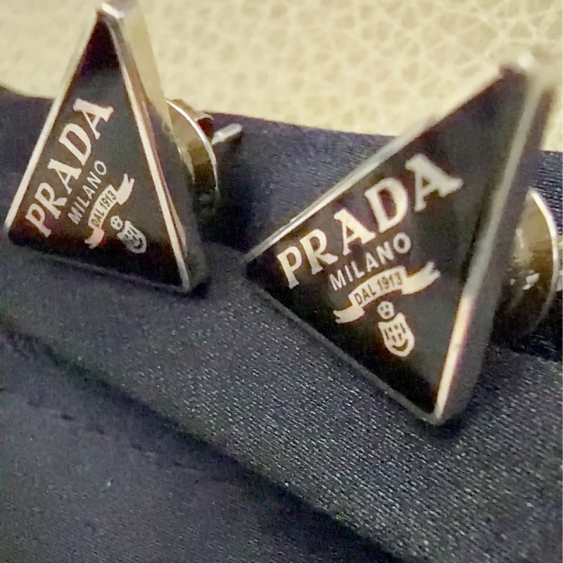 PRADA 三角牌耳環-11