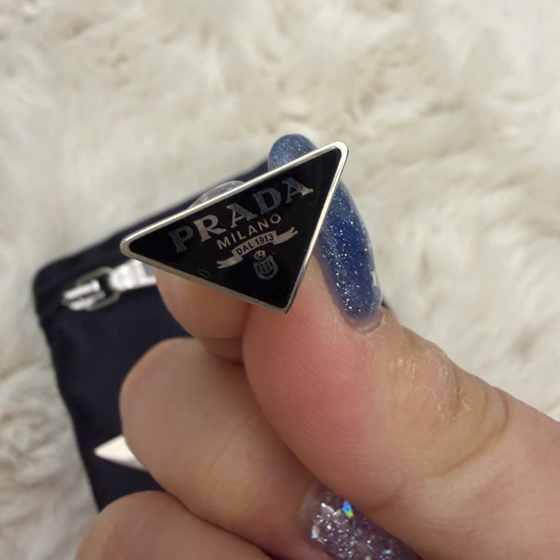PRADA 三角牌耳環-13