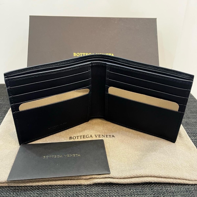 Bottega Veneta bifold wallet-1