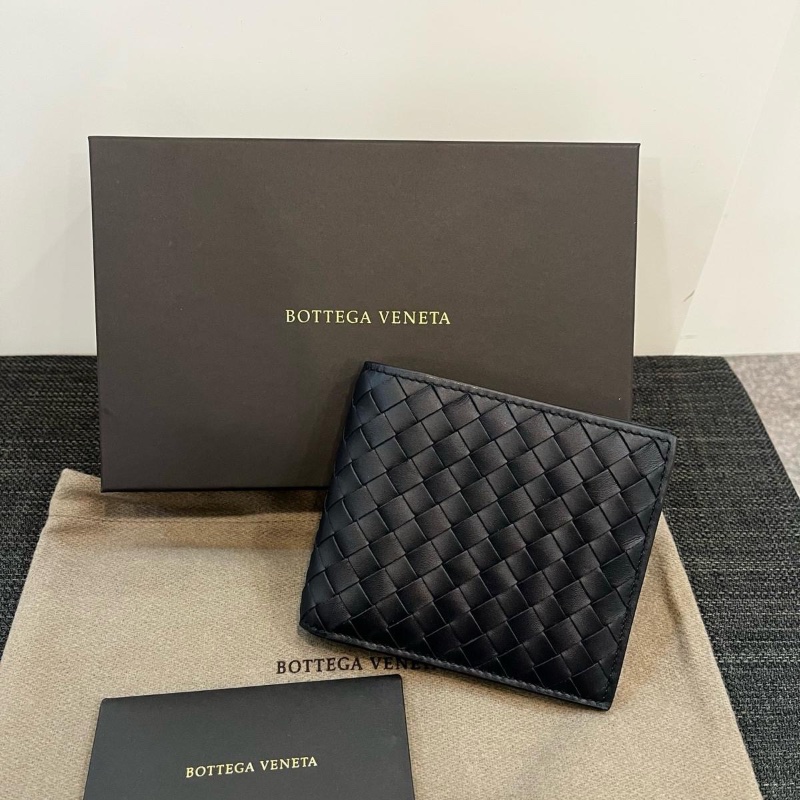 Bottega Veneta bifold wallet-2