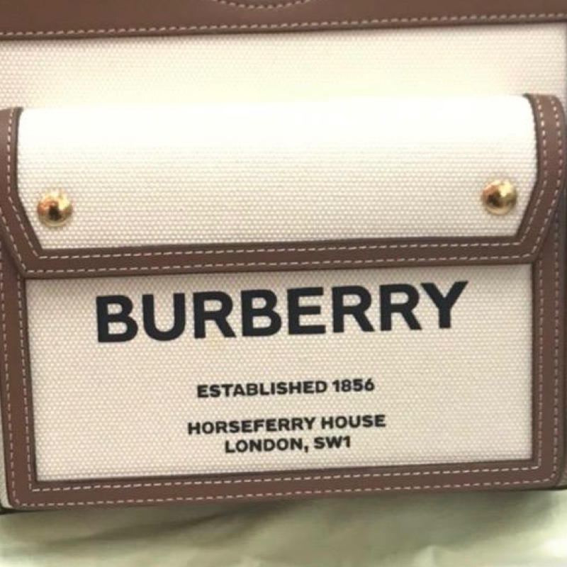 Burberry pocket bag-4