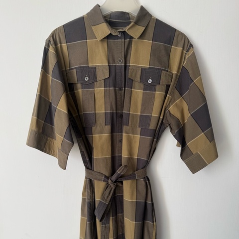 Burberry 綠灰格紋綁帶洋裝👗