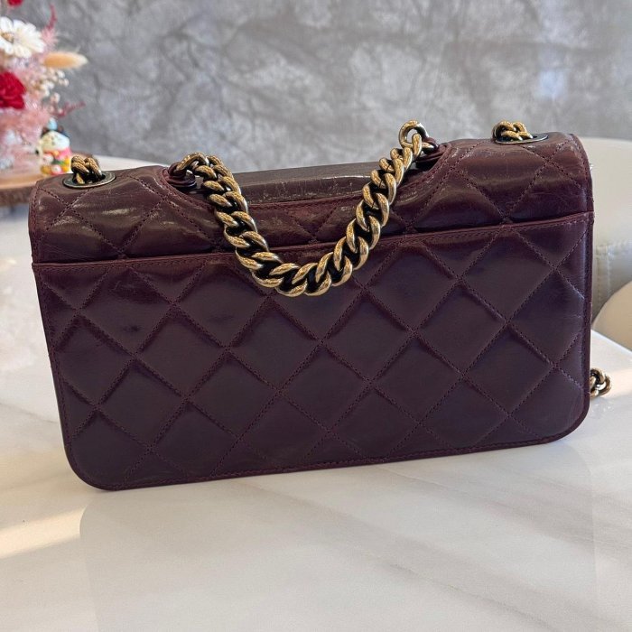 *SHIHNA名牌精品*CHANEL 孟買系列 勃根地紅 復古仿舊口蓋包-6