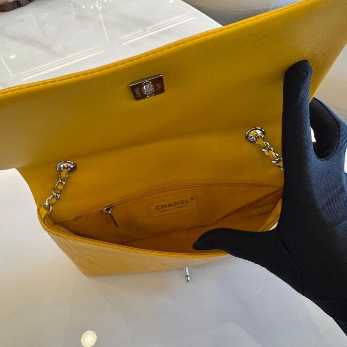 *SHIHNA名牌精品* CHANEL 黃色褶皺牛皮WOC-4