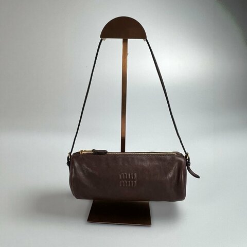 MIUMIU 5NE851 咖色舊化納帕皮革化妝袋
