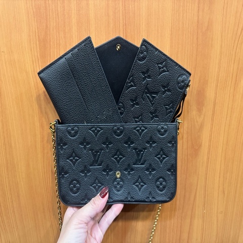 LV 黑牛皮壓紋金釦信封下蓋三合一鍊包M64064