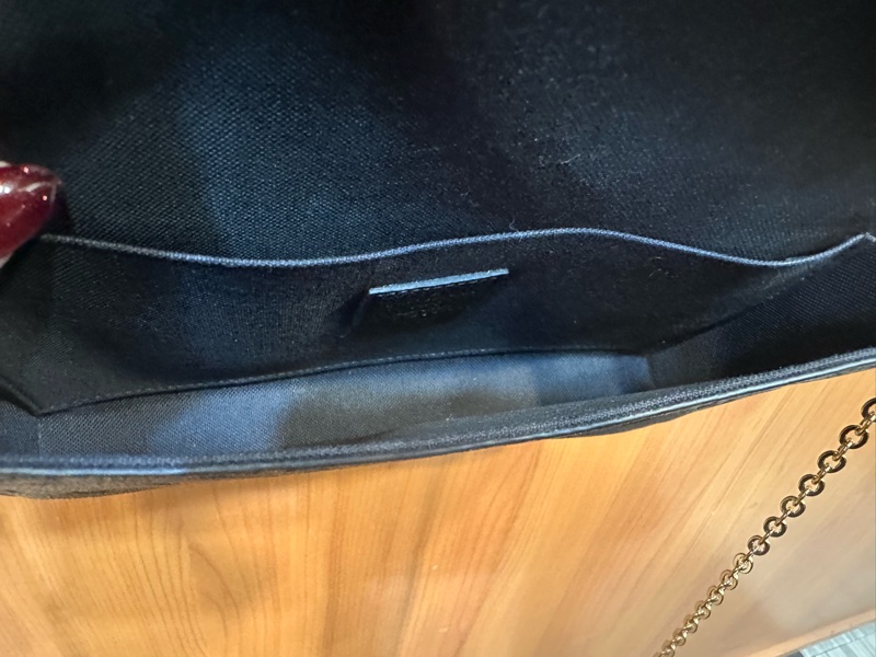 LV 黑牛皮壓紋金釦信封下蓋三合一鍊包M64064-4