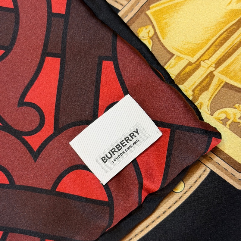 BURBERRY英國典藏圍巾印花絲緞寬鬆披肩/緋紅-13