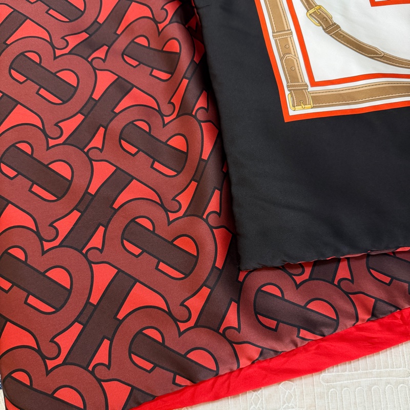 BURBERRY英國典藏圍巾印花絲緞寬鬆披肩/緋紅-16