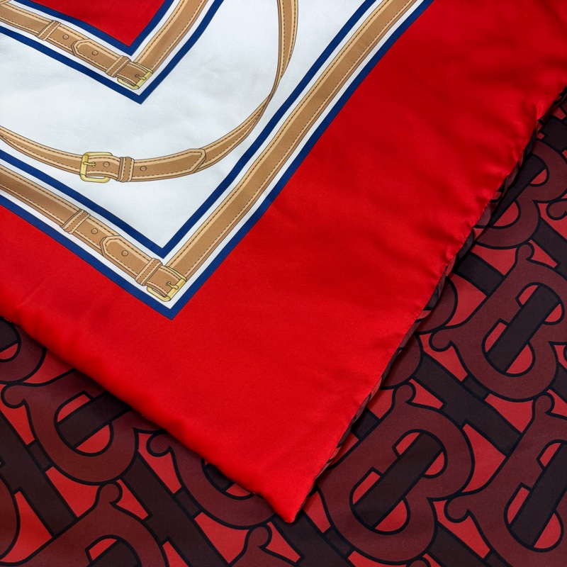 BURBERRY英國典藏圍巾印花絲緞寬鬆披肩/緋紅-23