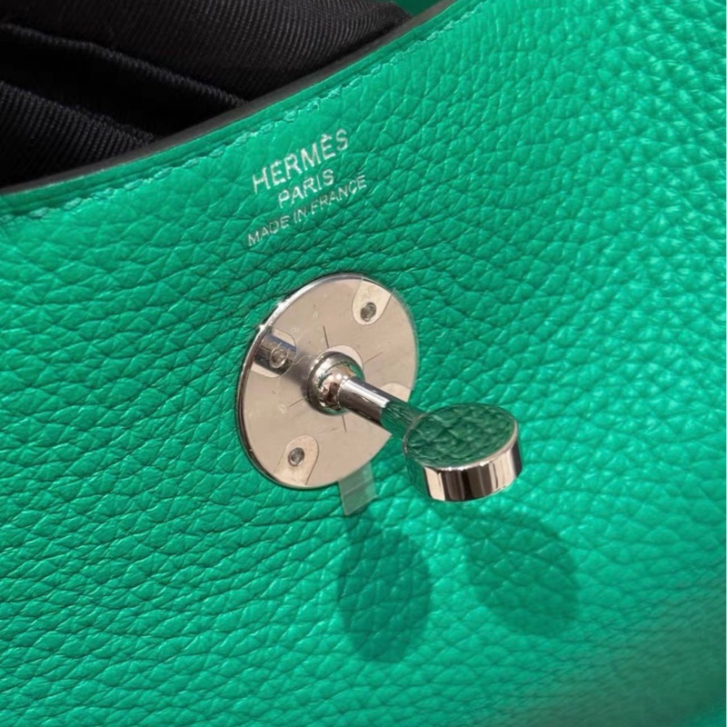 Hermes  lindy26薄荷綠銀扣z刻 膜都還在，有雨衣-6