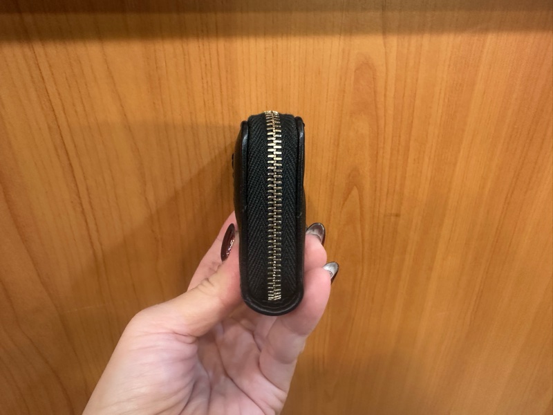 Chanel 黑羊皮霧金釦19ㄇ拉零錢卡包AP0949-3