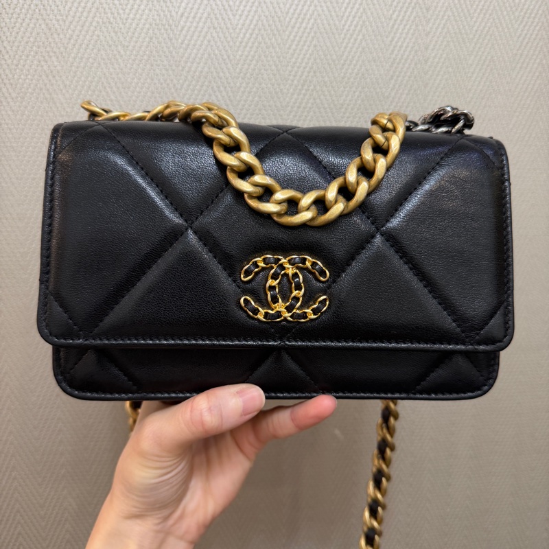 Chanel 黑羊皮19斜背WOC. AP0957-0