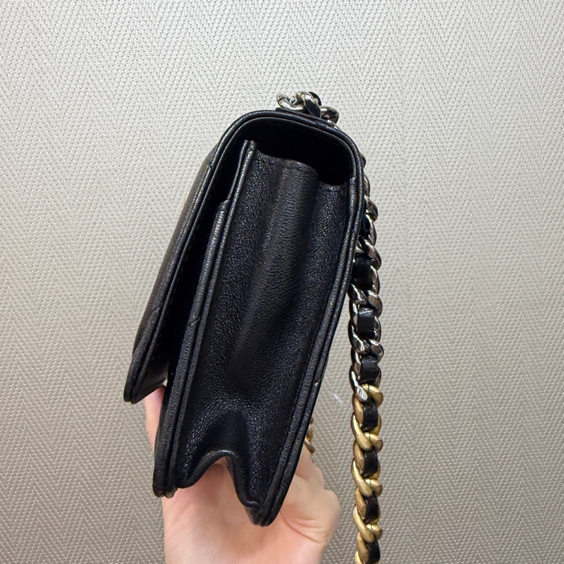 Chanel 黑羊皮19斜背WOC. AP0957-2