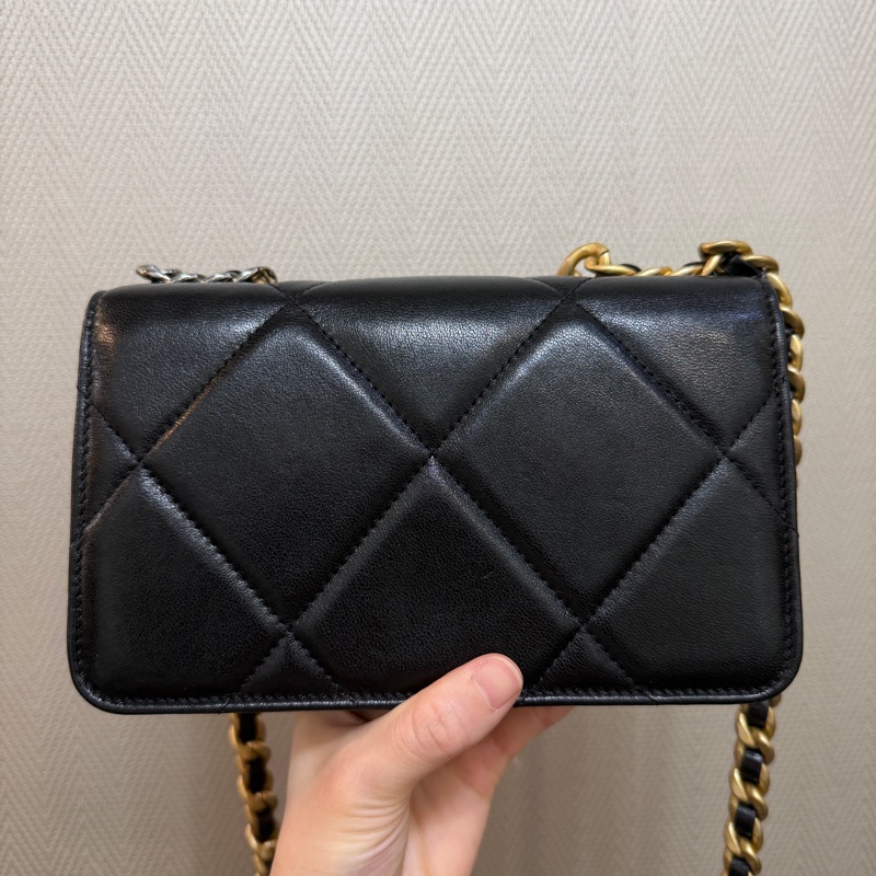 Chanel 黑羊皮19斜背WOC. AP0957-5