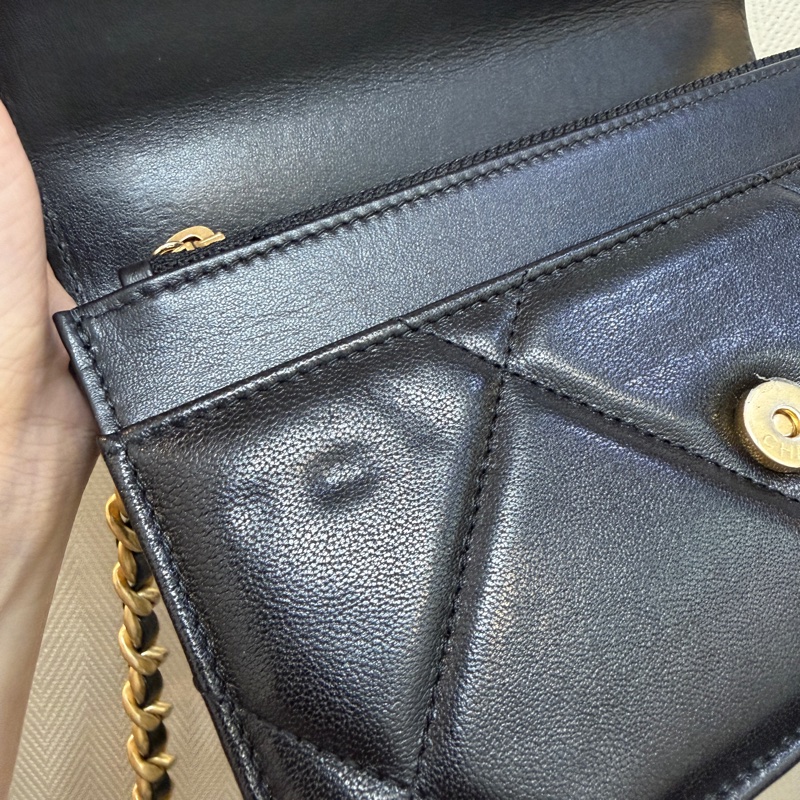 Chanel 黑羊皮19斜背WOC. AP0957-10