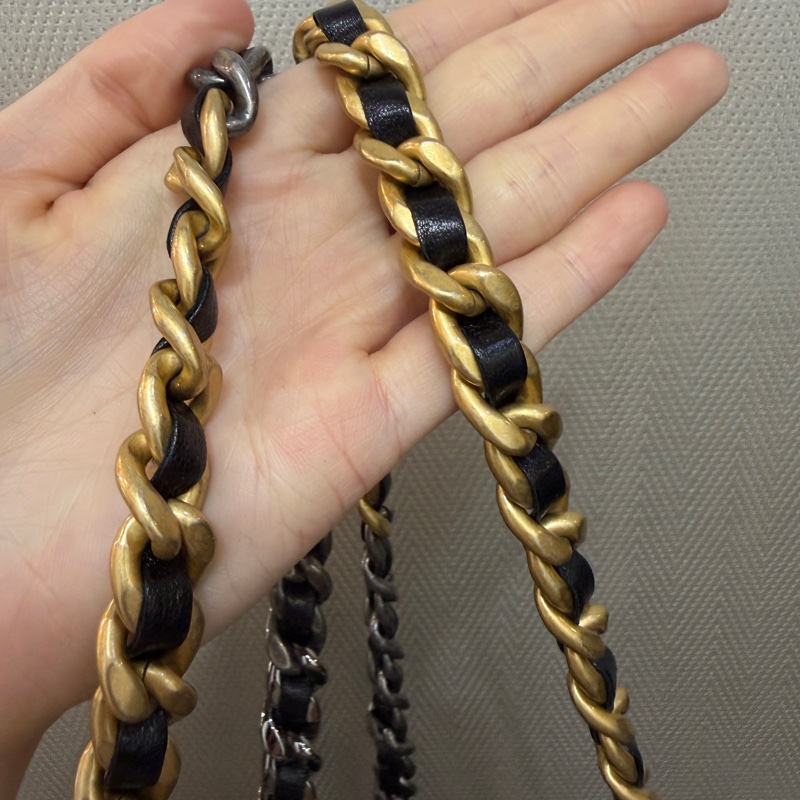 Chanel 黑羊皮19斜背WOC. AP0957-16