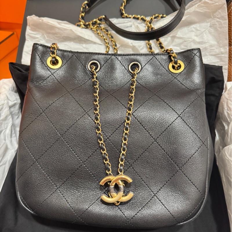 ✨Chanel 黑金嬉皮水桶包 有保卡 98新🖤-2