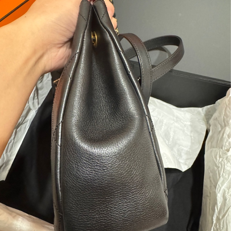 ✨Chanel 黑金嬉皮水桶包 有保卡 98新🖤-5