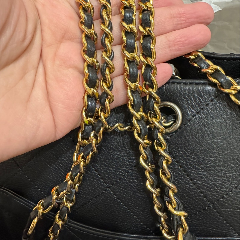 ✨Chanel 黑金嬉皮水桶包 有保卡 98新🖤-6