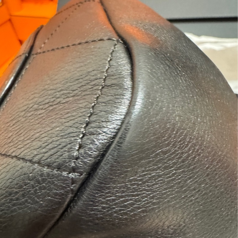 ✨Chanel 黑金嬉皮水桶包 有保卡 98新🖤-8