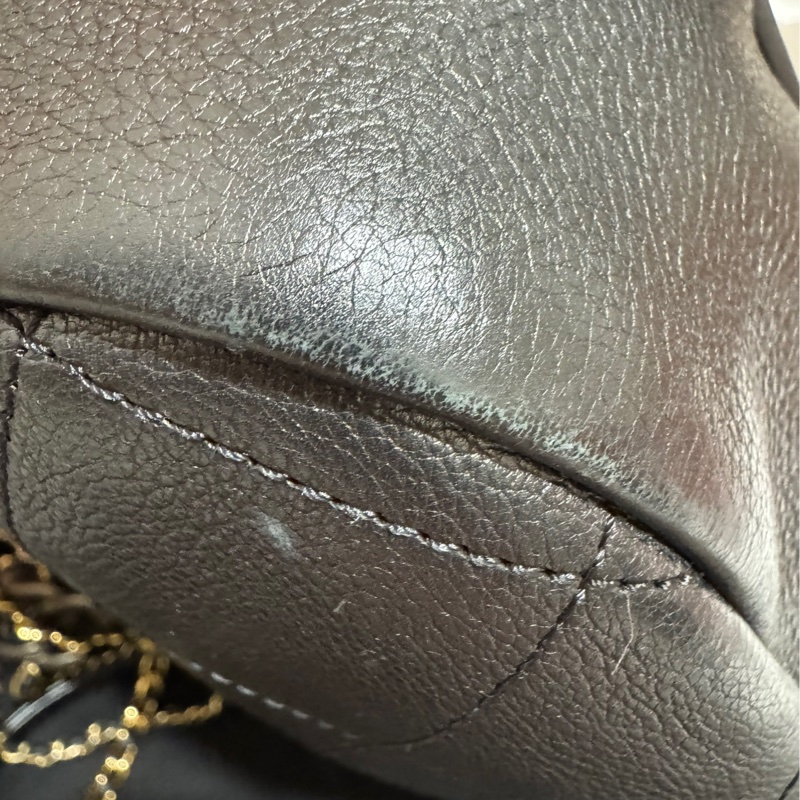 ✨Chanel 黑金嬉皮水桶包 有保卡 98新🖤-9