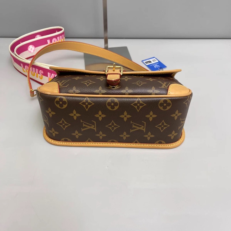 LV路易威登Diane老花粉肩帶法棍 芯片-3