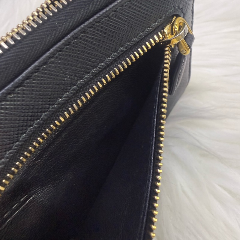 Prada Wallet-9