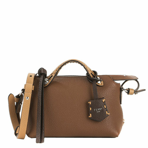 FENDI 順便提一下，Sellaia 手提包