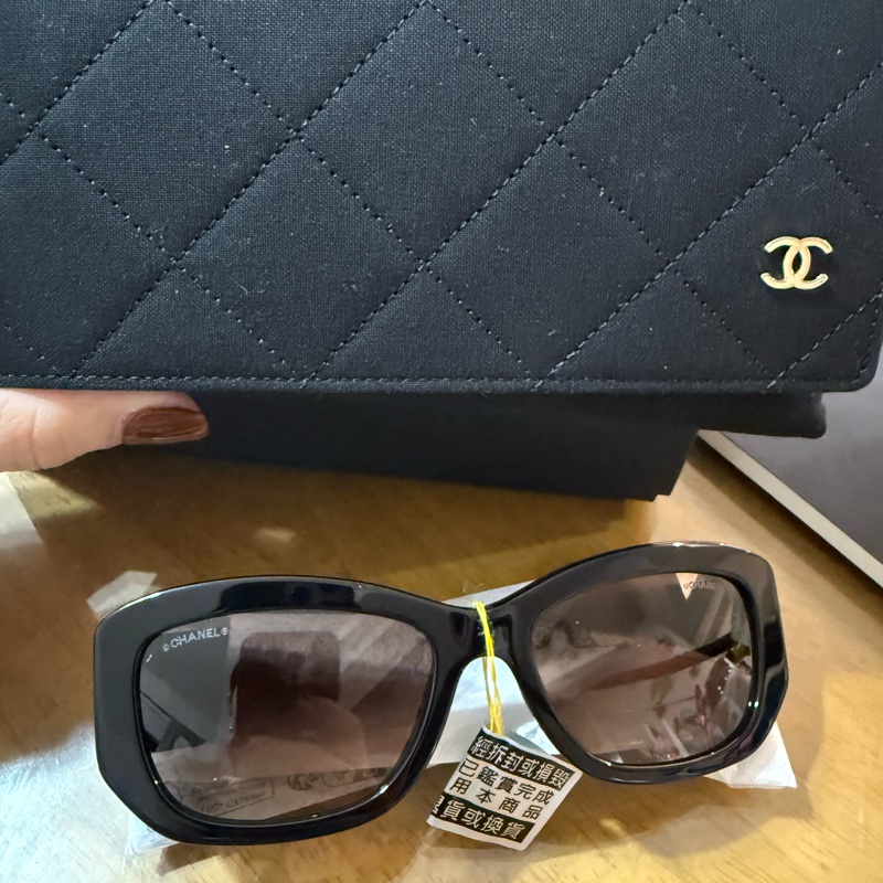 Chanel 香奈兒 熱賣款 CH5493 全新黑色 義大利製造-0