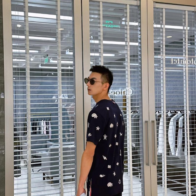 💎Han's house精品服飾💎 Thom Browne TB 滿版 刺繡短T 短袖 T恤-4