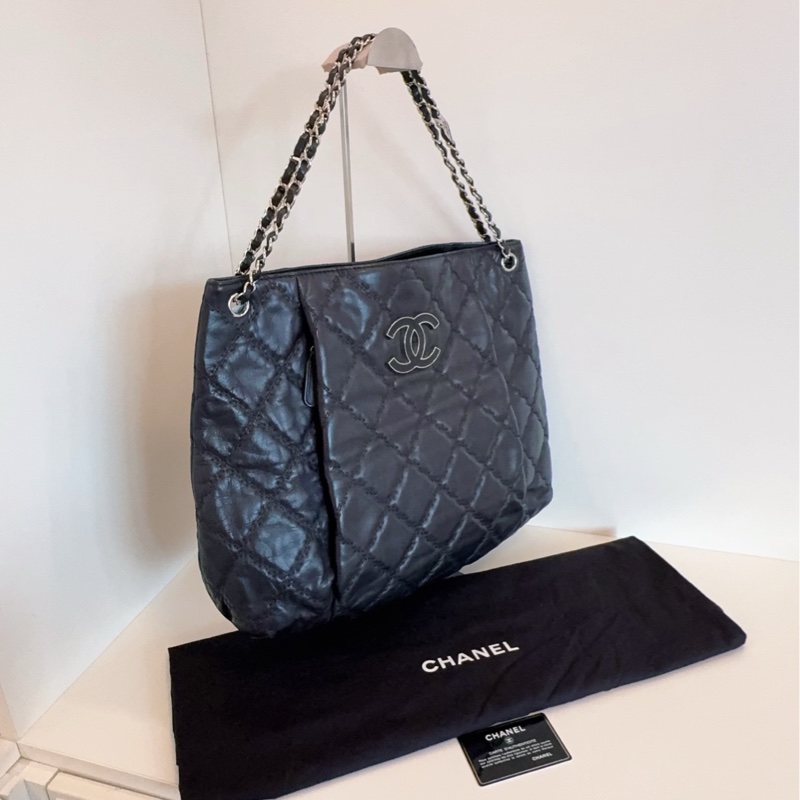 ✨Chanel 黑銀琺瑯扣 雲朵外縫 hobo tote 有保卡🖤-7