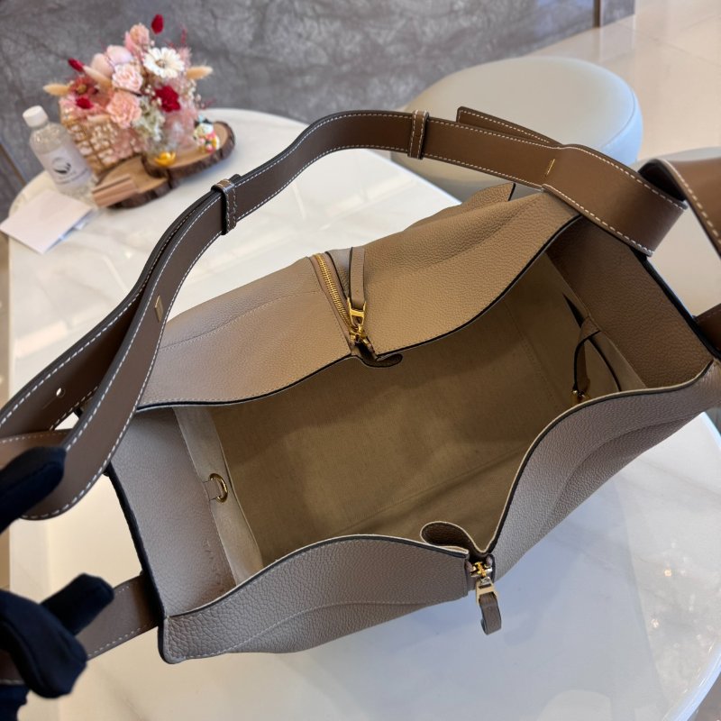 *SHIHNA名牌精品* LOEWE Hammock 沙色 粒面小牛皮 吊床包-5