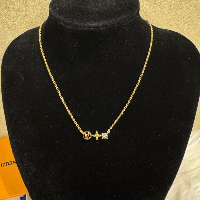 LV Petit Lousi 花卉單鑽項鍊 近全新-1