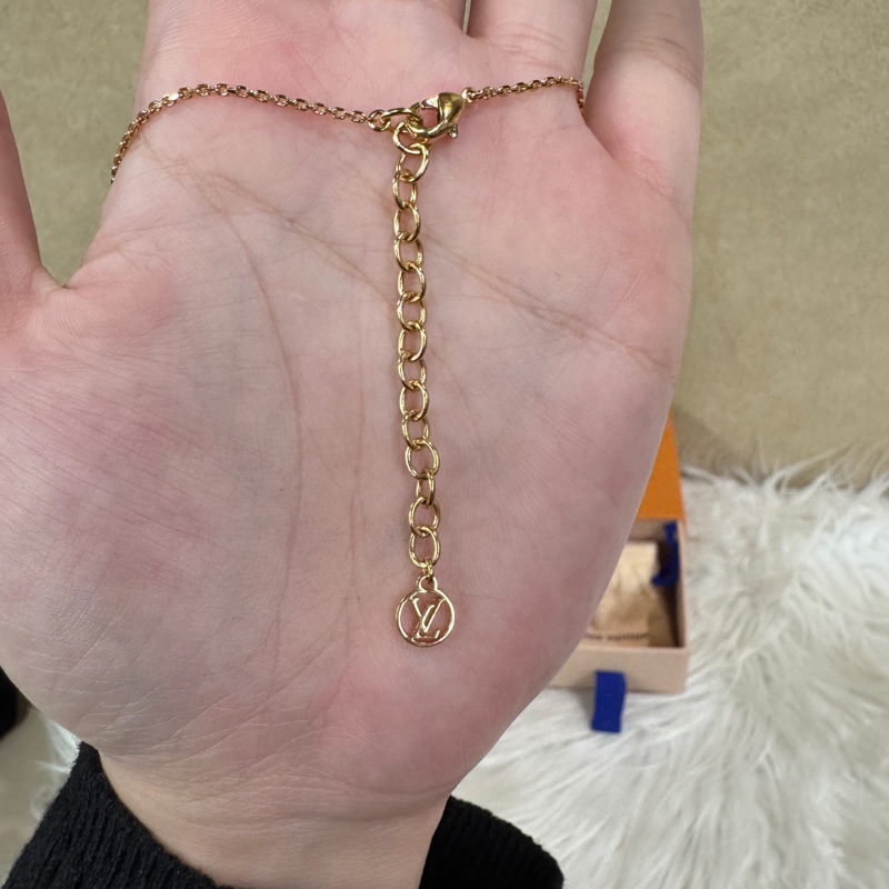 LV Petit Lousi 花卉單鑽項鍊 近全新-3