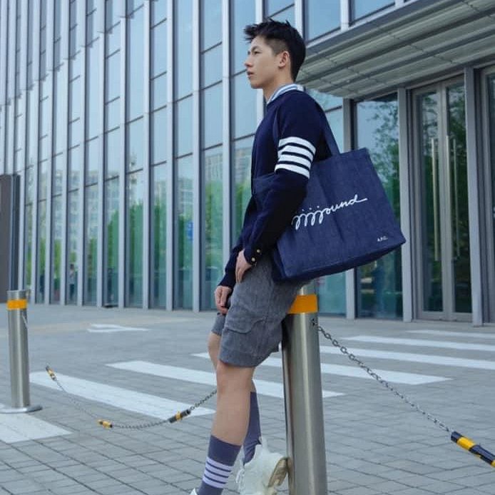 💎Han's house精品服飾💎 Thom Browne TB 4槓 中筒襪子 原價6000-1