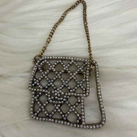 Chanel 珍珠手袋胸針