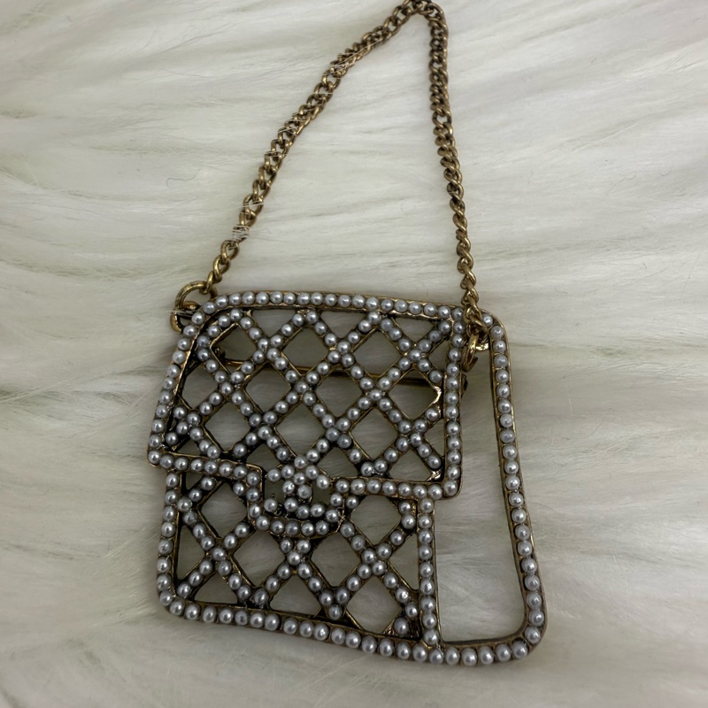 Chanel 珍珠手袋胸針-0