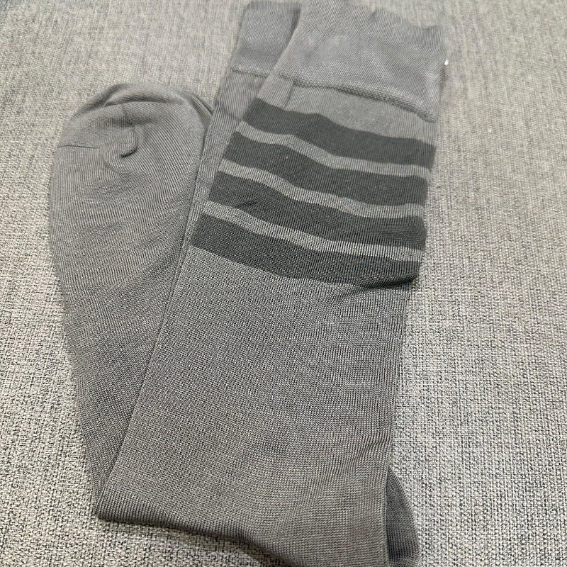 💎Han's house精品服飾💎 Thom Browne TB 4槓 中筒襪子 原價6000-4