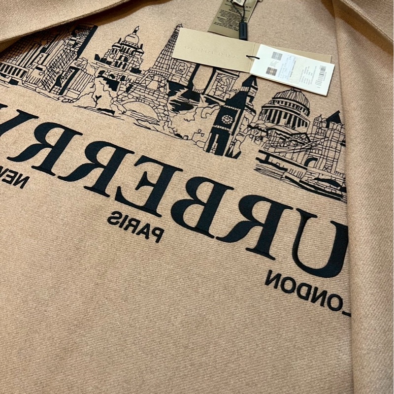 BURBERRY英國蜜色刺繡字母羊絨披肩-4