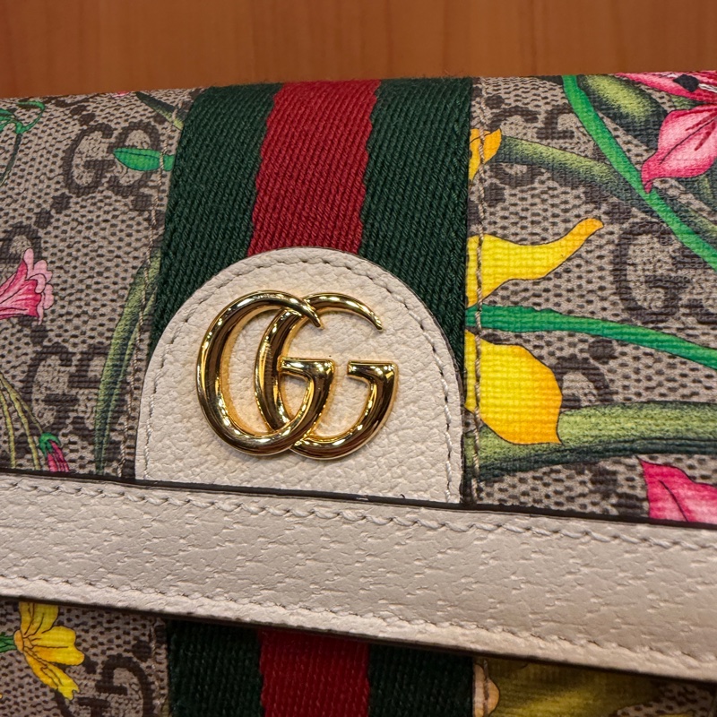 Gucci PVC花卉圖案白牛皮下蓋長夾-1