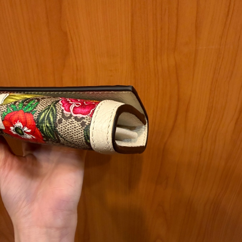 Gucci PVC花卉圖案白牛皮下蓋長夾-6