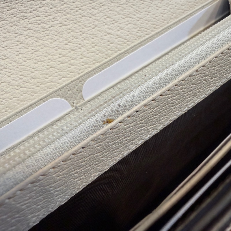 Gucci PVC花卉圖案白牛皮下蓋長夾-10