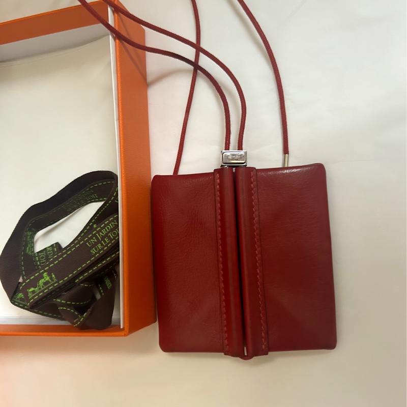 Hermes(貝萊爾 波爾多紅皮革零錢包）掛式項鍊 👩🏻‍🦰中古稀有款*刻印□E*；分享價！-0