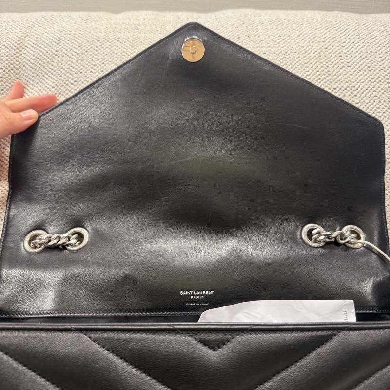 SAINT LAURENT聖羅蘭 LOULOU 絎縫字母Logo標識 小羊皮 單肩包 大號 女款 黑色-19