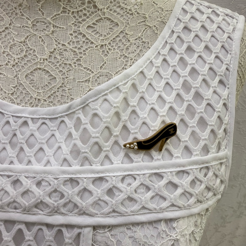 Chanel 高跟鞋造型胸針-2