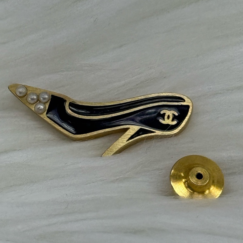 Chanel 高跟鞋造型胸針-5