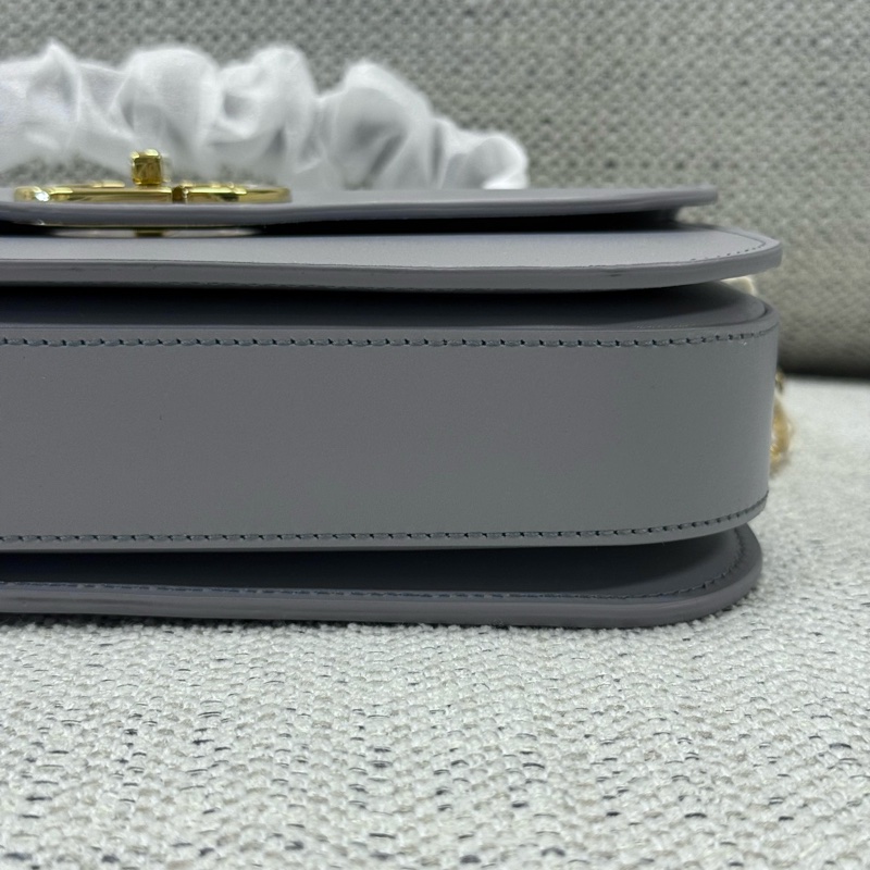 DIOR迪奧 30 Montaigne Avenue CD扣環翻蓋開合 光面牛皮革 單肩斜挎包 女款 夢幻灰色-11