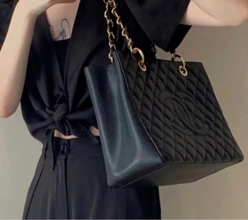 「JL精品代購」9新 香奈兒GST黑金荔枝牛皮托特包-1