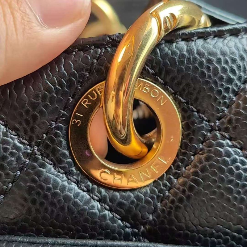 「JL精品代購」9新 香奈兒GST黑金荔枝牛皮托特包-17